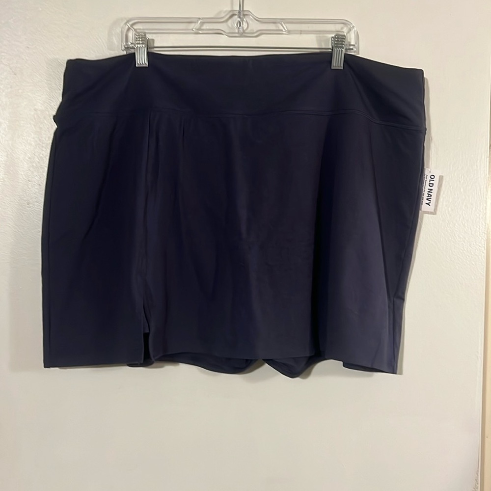 Old Navy powerchill high rise go dry skirt with hidden shorts  nwt